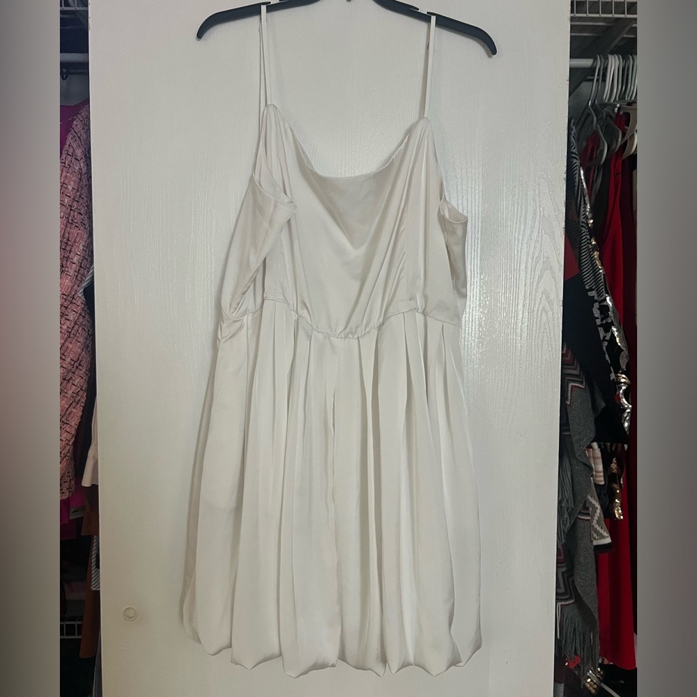 White mini dress with bubble hem